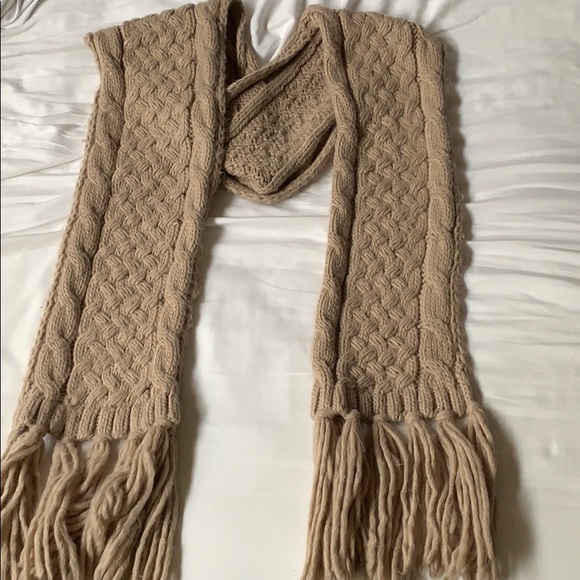 Scarves - Picture 3 of 8